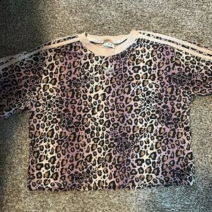 Semi crop adidas leopard short sleeve top